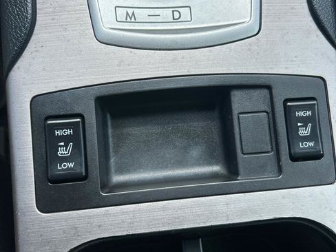 Used 2013 Subaru Outback 3.6R Limited AWD/4WD image 21