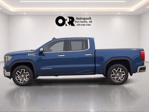 Used 2023 GMC Sierra 1500 SLT w/ SLT Premium Package AWD/4WD image 3