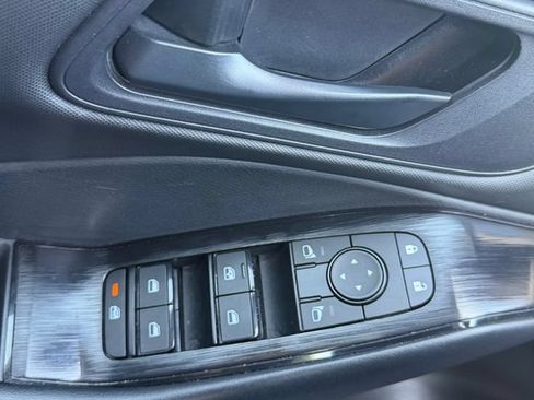 Used 2024 Nissan Rogue S FWD image 14