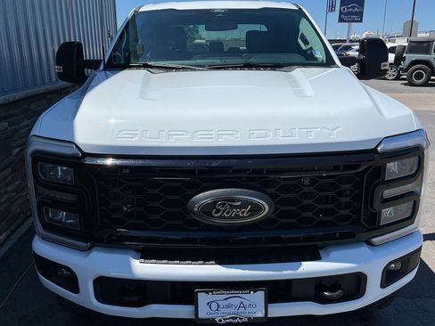 Used 2025 Ford F250 Lariat w/ Tremor Off-Road Package AWD/4WD image 3