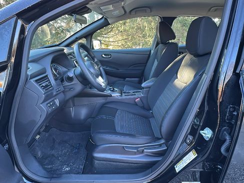 Certified 2023 Nissan Leaf S image 11