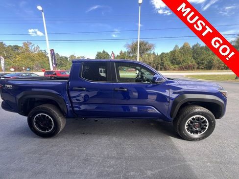 Used 2024 Toyota Tacoma TRD Off-Road image 5