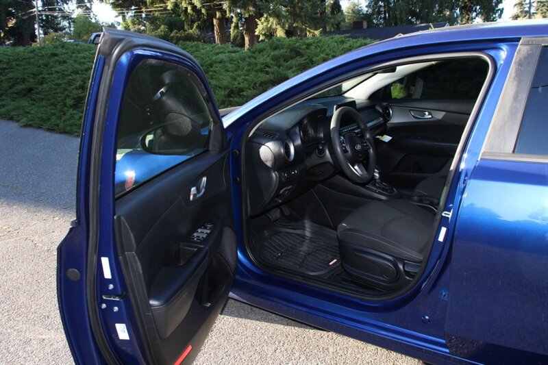 Used 2021 Kia Forte LXS FWD image 5