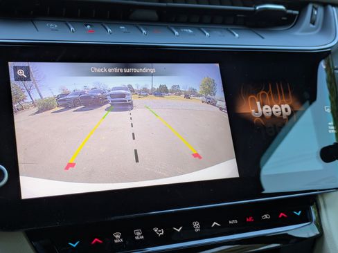 New 2026 Jeep Grand Cherokee Limited RWD image 23
