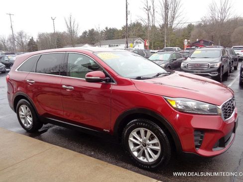 Used 2019 Kia Sorento AWD image 2