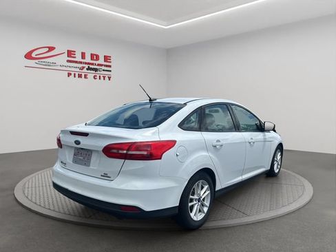 Used 2015 Ford Focus SE FWD image 10