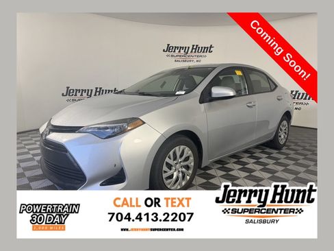Used 2017 Toyota Corolla LE FWD image 1