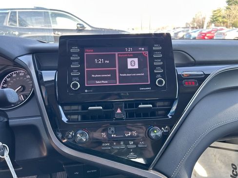 Used 2024 Toyota Camry SE image 21