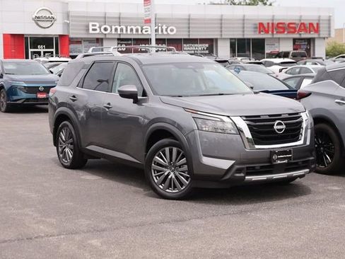 Certified 2025 Nissan Pathfinder SL w/ SL Premium Package FWD image 17