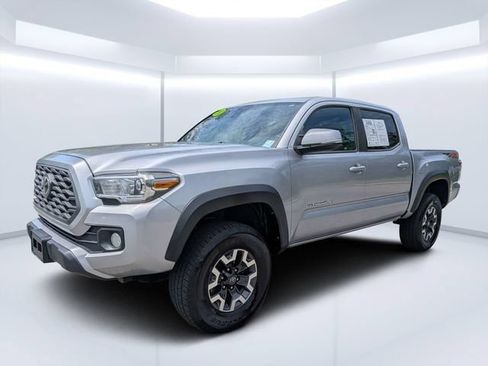 Used 2020 Toyota Tacoma TRD Off-Road w/ Technology Package AWD/4WD image 6