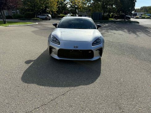 Used 2023 Toyota GR86 Premium w/ ALL Weather Mat Package (TMS) RWD image 8