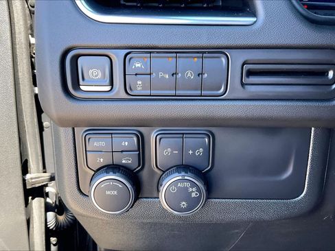 Used 2024 Chevrolet Tahoe LT AWD/4WD image 31