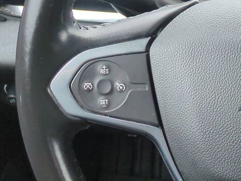 Used 2021 Chevrolet Traverse LT FWD image 23
