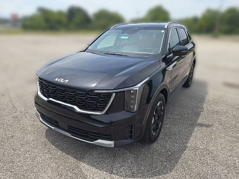 Used 2025 Kia Sorento S FWD image 9
