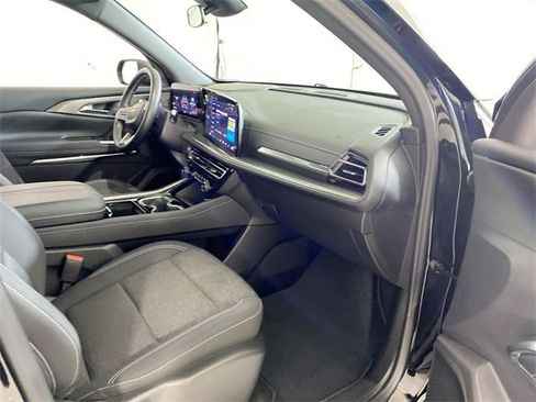 Certified 2024 Chevrolet Traverse LT w/ LPO, Floor Liner Package image 36