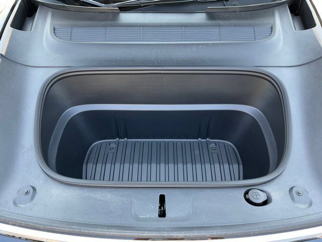 Used 2026 Tesla Model Y 2WD image 8