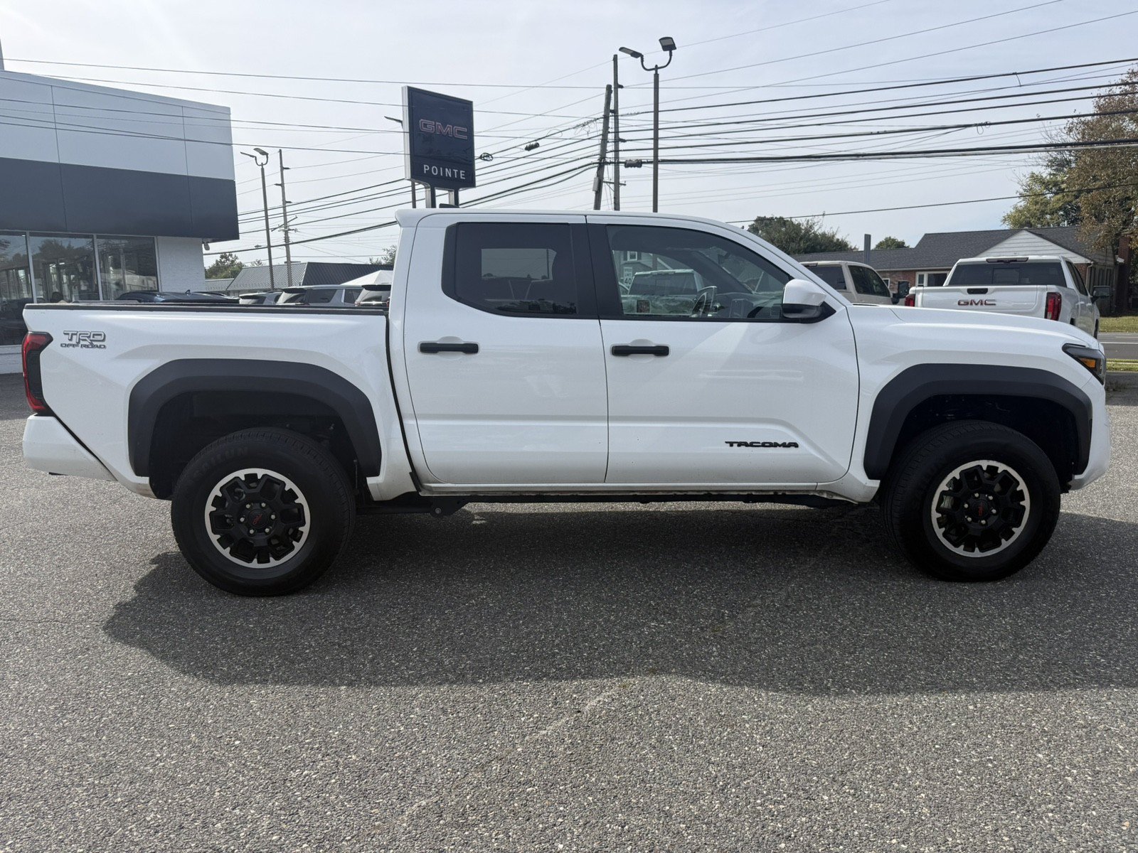 Used 2025 Toyota Tacoma TRD Off-Road AWD/4WD image 2