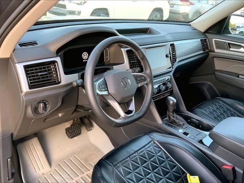 Used 2023 Volkswagen Atlas SE image 17