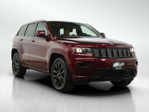 Used 2019 Jeep Grand Cherokee Altitude image 7