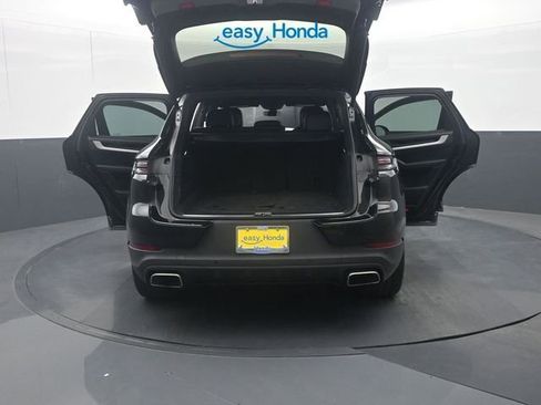 Used 2025 Porsche Cayenne AWD/4WD image 40
