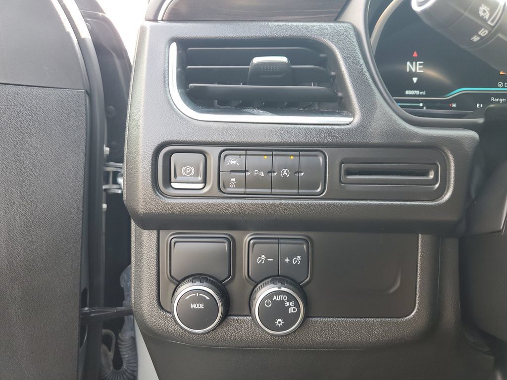 Used 2024 Chevrolet Tahoe LT RWD image 30