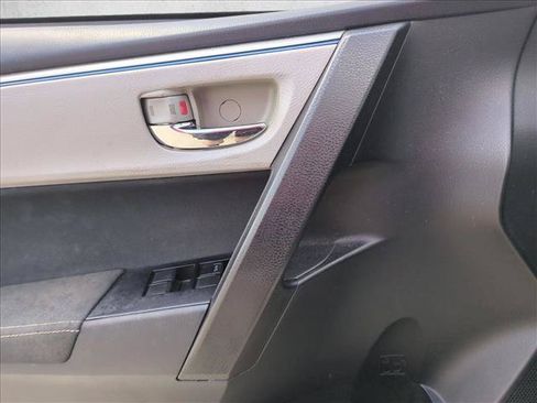 Used 2016 Toyota Corolla LE FWD image 8