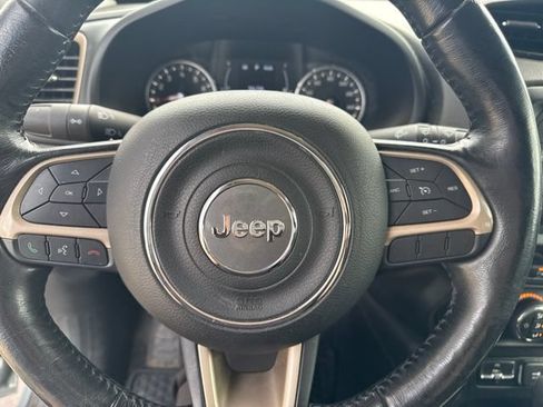 Used 2017 Jeep Renegade Latitude w/ Advanced Technology Group AWD/4WD image 14