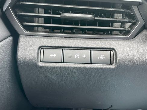Used 2024 Nissan Altima 2.5 SV FWD image 31
