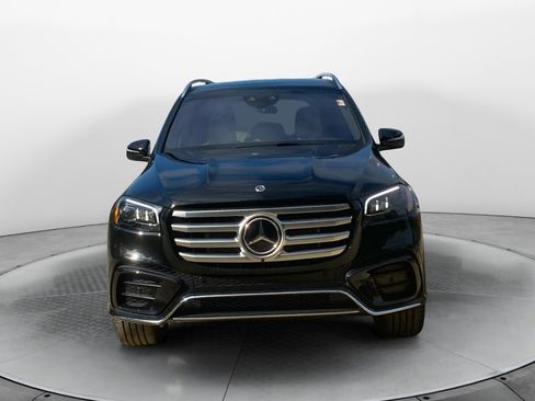 New 2026 Mercedes-Benz GLS 580 4MATIC image 2
