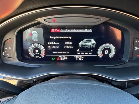 Used 2021 Audi Q8 Premium Plus image 25