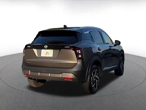 Used 2026 Nissan Kicks SV w/ Cold Weather Package FWD image 9