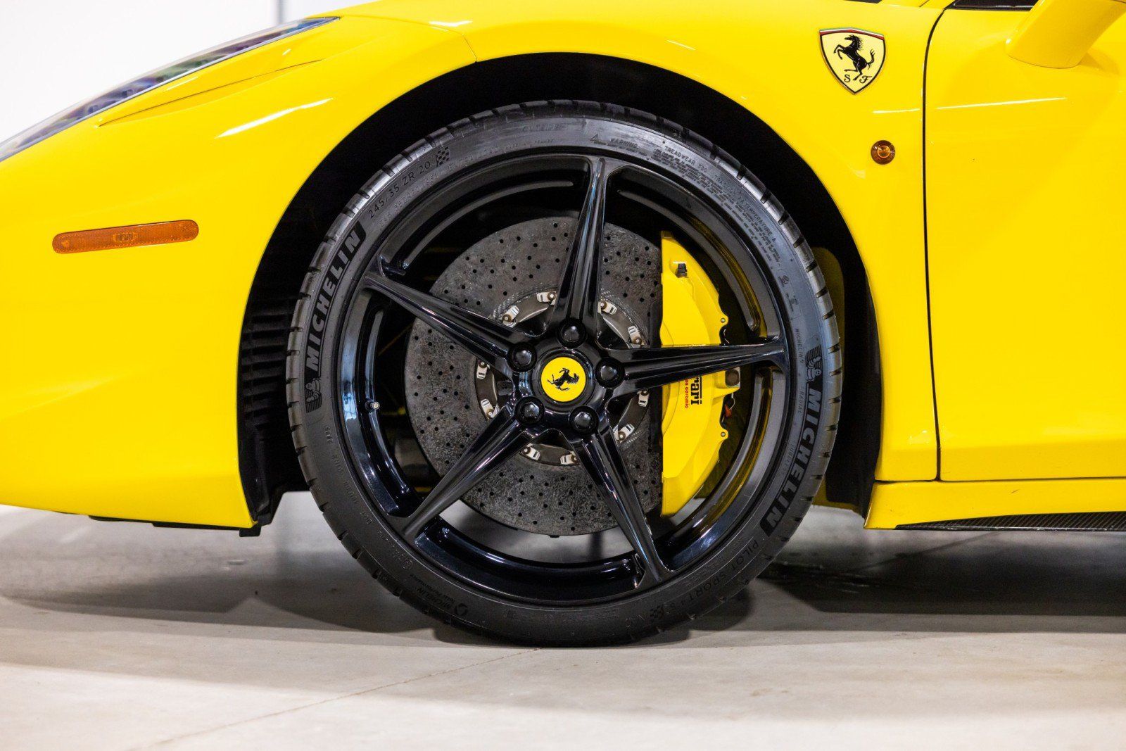 Used 2011 Ferrari 458 Italia Coupe RWD image 21