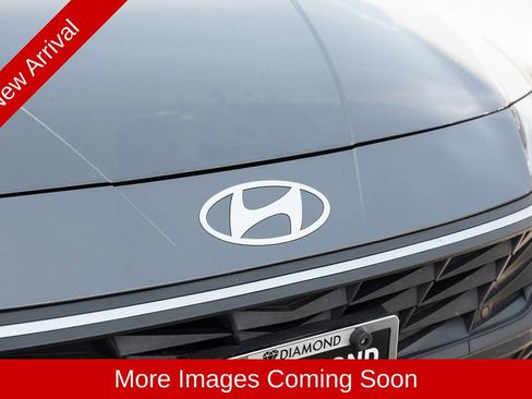 Used 2024 Hyundai Elantra SEL FWD image 8