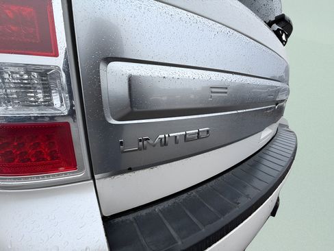 Used 2018 Ford Flex Limited w/ Equipment Group 301A FWD image 28