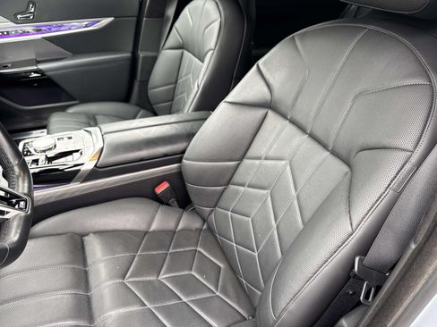 Certified 2023 BMW 760i xDrive AWD/4WD image 19