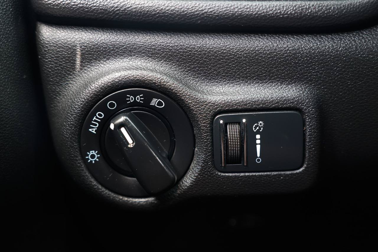 Used 2016 Dodge Dart SXT FWD image 39