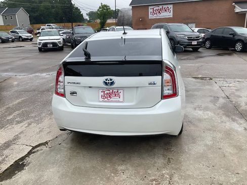 Used 2015 Toyota Prius Three FWD image 4