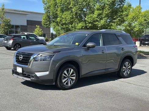 Certified 2025 Nissan Pathfinder SL AWD/4WD image 3