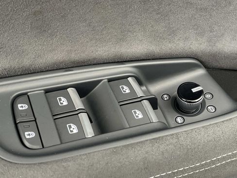 Certified 2025 Audi RS Q8 performance image 17