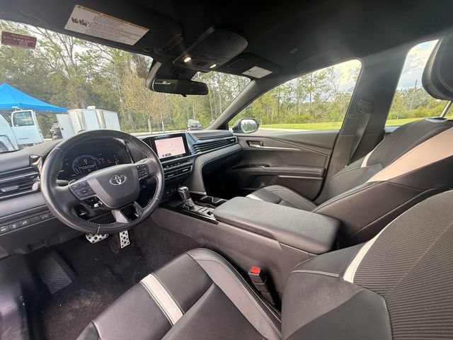 Used 2025 Toyota Camry SE FWD image 12
