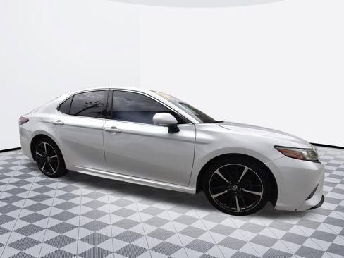Used 2018 Toyota Camry XSE w/ Driver Assist Package FWD image 3