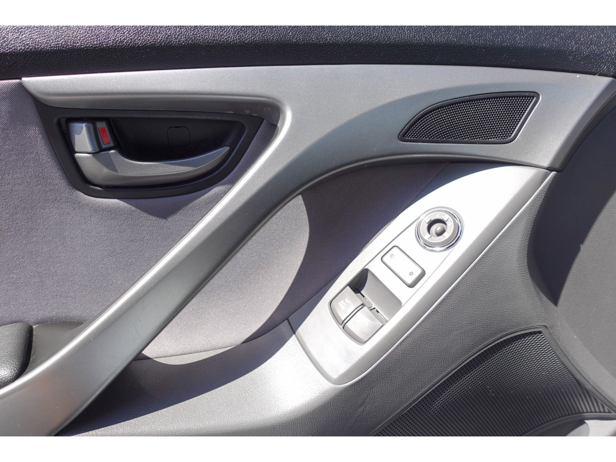 Used 2013 Hyundai Elantra FWD image 12