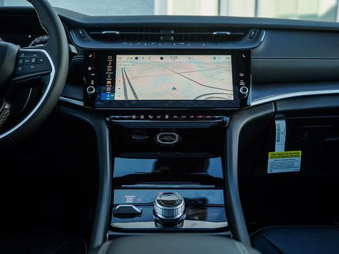 New 2026 Jeep Grand Cherokee Limited image 17