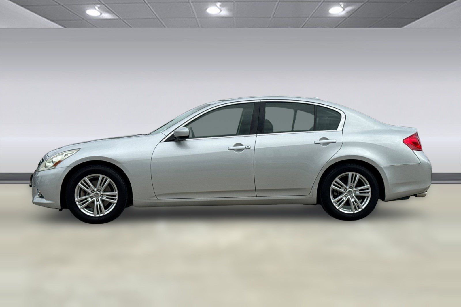 Used 2011 INFINITI G37 Journey w/ Premium Pkg RWD image 2
