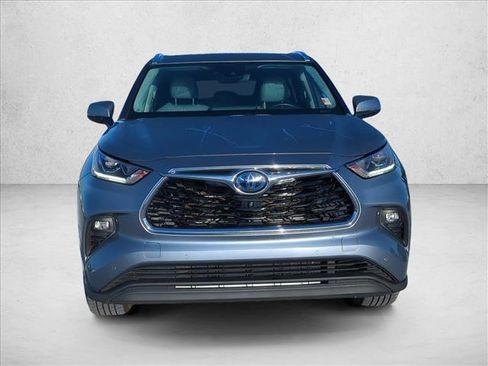 Used 2021 Toyota Highlander Limited image 2