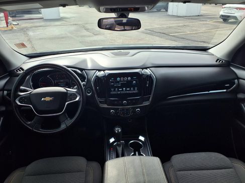 Used 2018 Chevrolet Traverse LT AWD/4WD image 3
