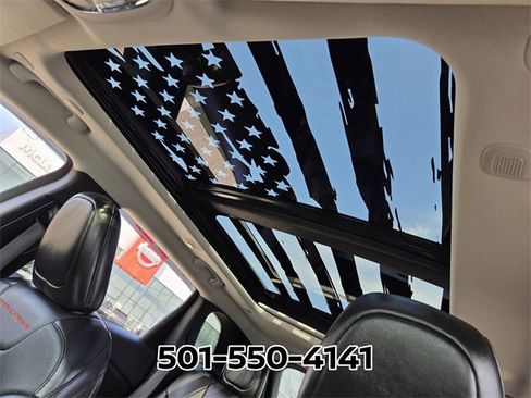 Used 2020 Jeep Cherokee Trailhawk image 10