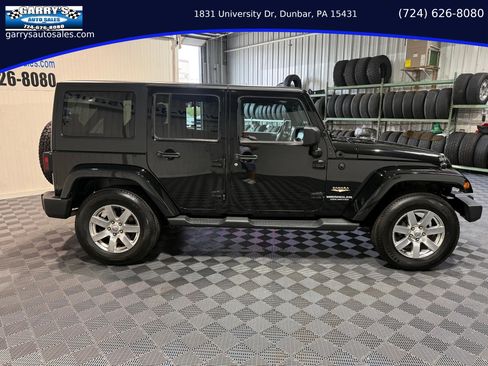 Used 2012 Jeep Wrangler Unlimited Sahara w/ Dual Top Group image 4