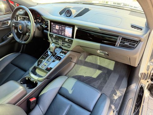 Used 2022 Porsche Macan AWD/4WD image 42