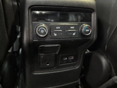 Used 2021 GMC Acadia Denali w/ GMC Pro Grade Package image 29